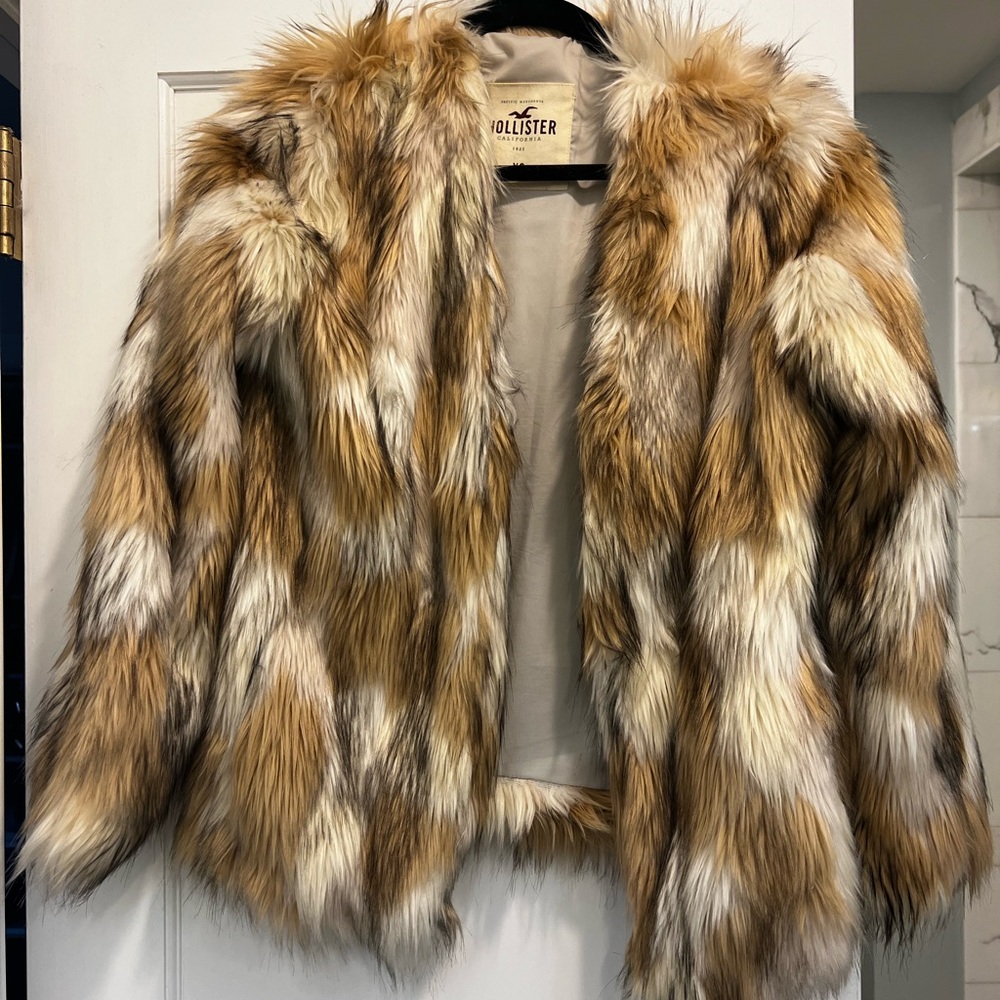Hollister Women's Multicolor Faux Fur Teddy Jacket